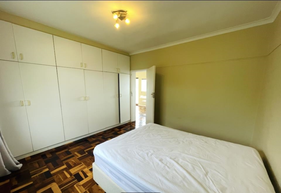 2 Bedroom Property for Sale in Vredehoek Western Cape